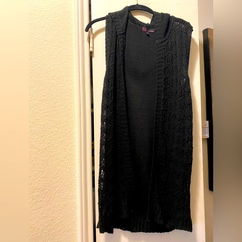 T/O SWEATERS BLACK VEST/CARDIGAN